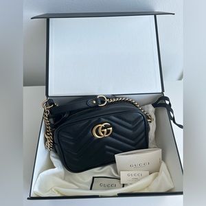 GUCCI GG MARMONT MINI SHOULDER BAG